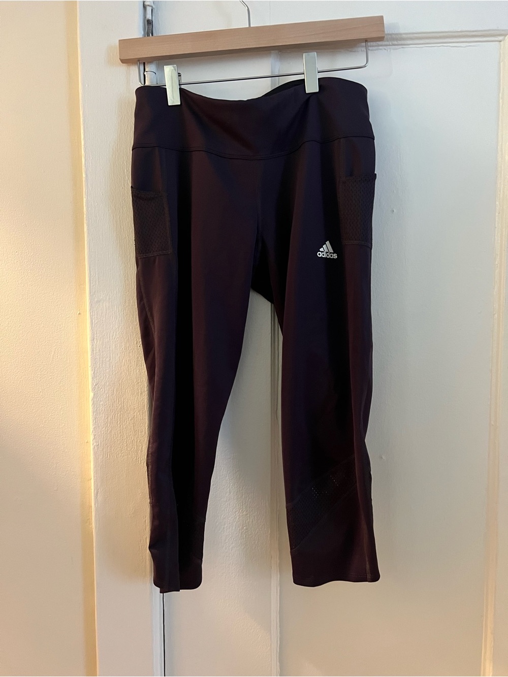 adidas Black Athletic Leggings with Side Pockets size Medium